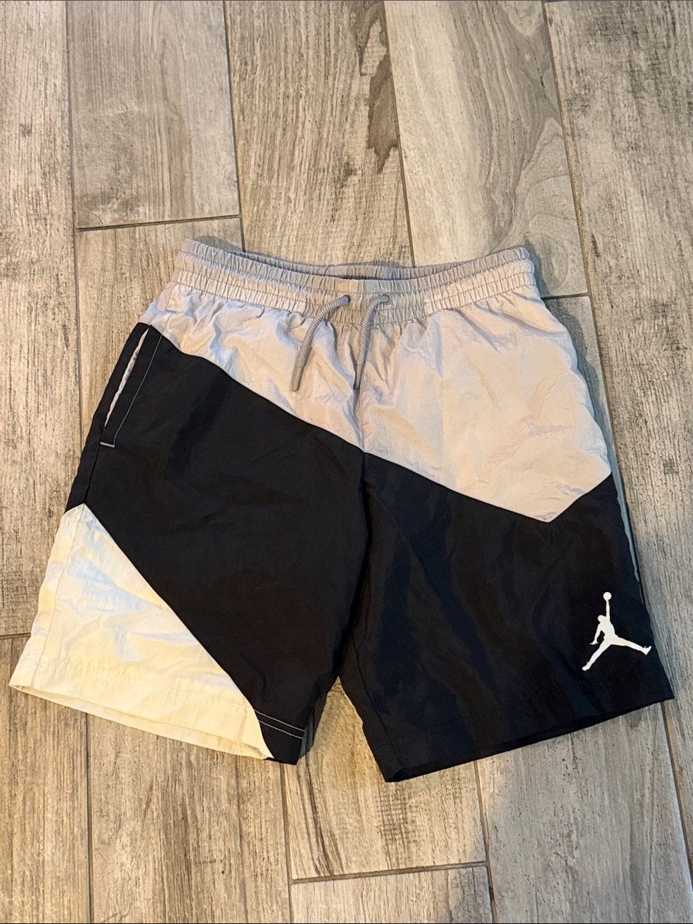 Nike Jordan Boys' Black and Light Gray Colorblock Swim Trunks, sz M